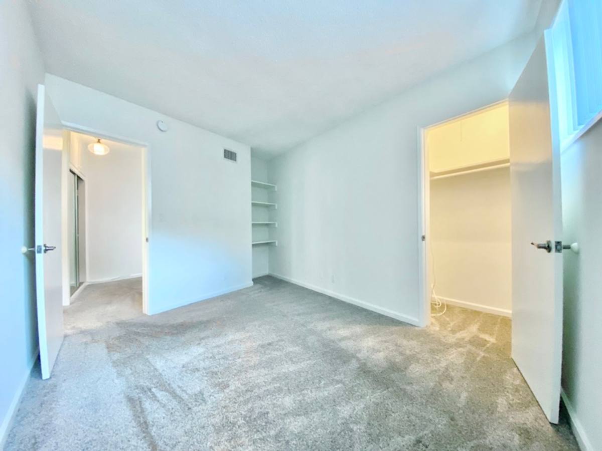 Apartment for rent at 1830 N La Brea Ave, Los Angeles, CA 90046
