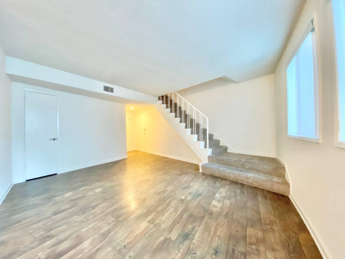 Apartment for rent at 1830 N La Brea Ave, Los Angeles, CA 90046