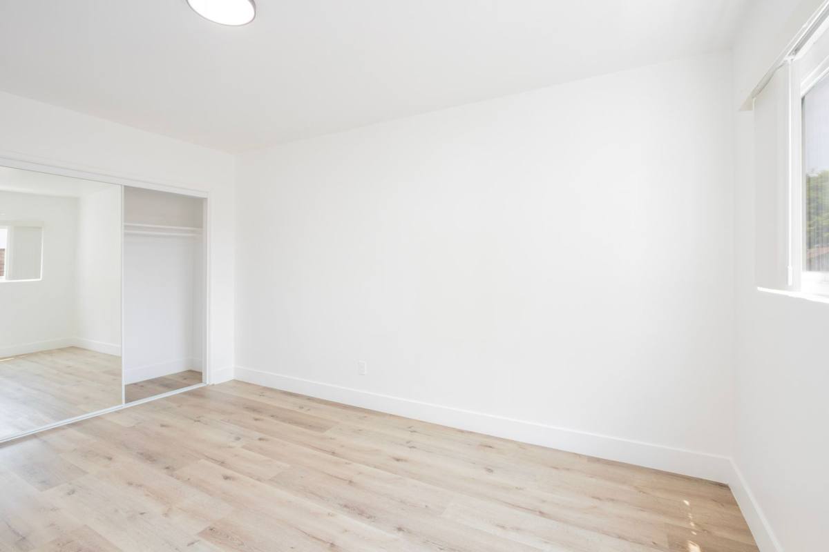 Apartment for rent at 904 N Sierra Bonita Ave, Los Angeles, CA 90046