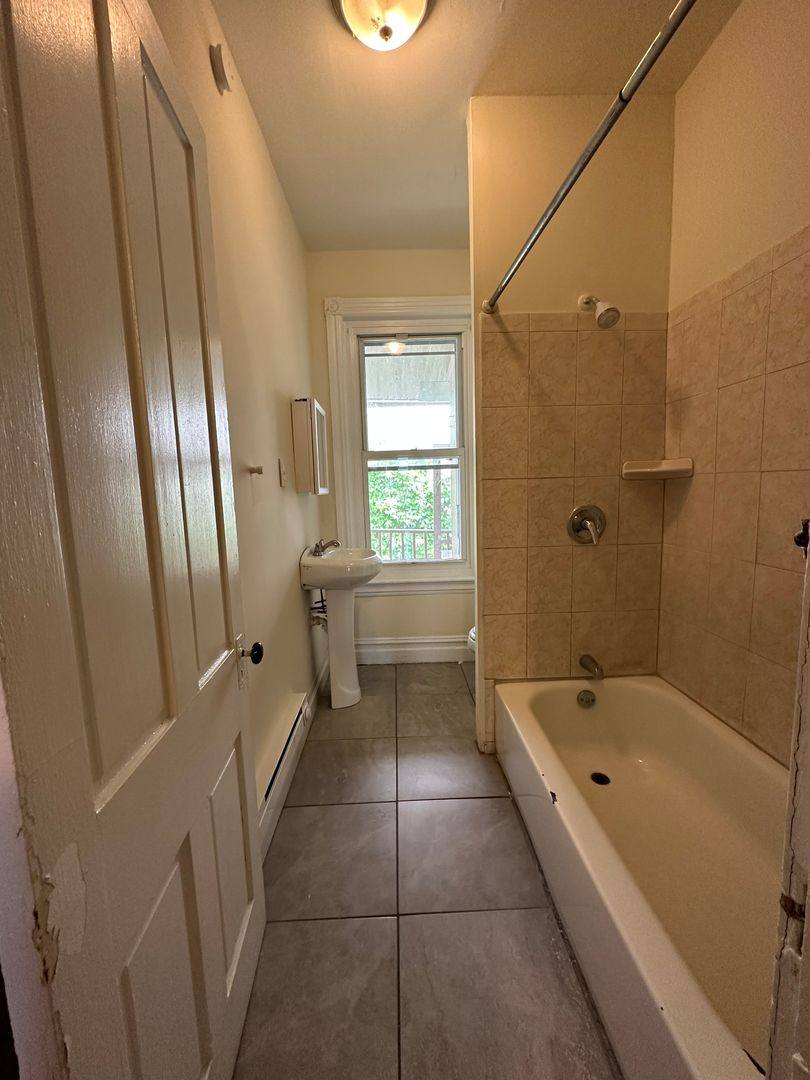 Apartment for rent at 622 Chew St, Allentown, PA 18102