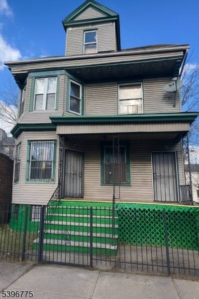 Apartment for rent at 165 W Bigelow St, Newark, NJ 07108