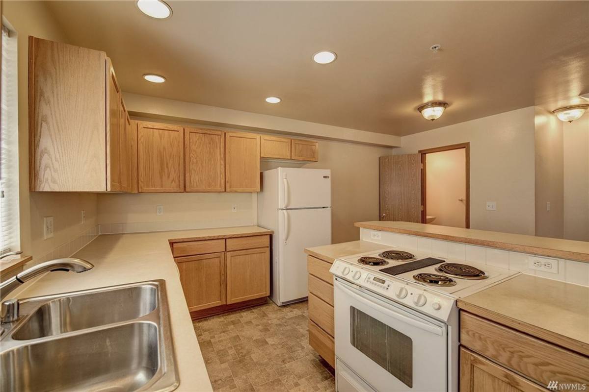 Apartment for rent at 1726 121st St SE, Everett, WA 98208