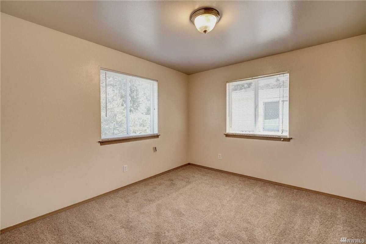 Apartment for rent at 1726 121st St SE, Everett, WA 98208