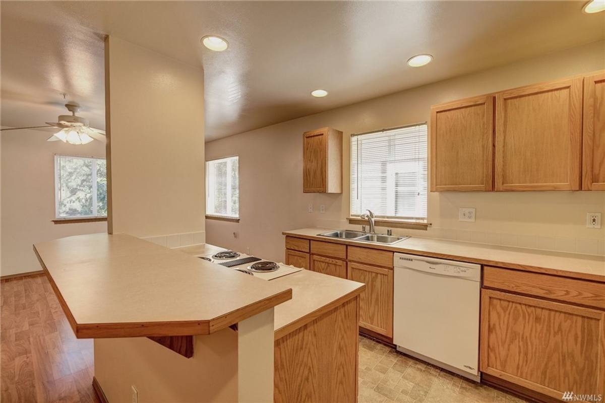 Apartment for rent at 1726 121st St SE, Everett, WA 98208