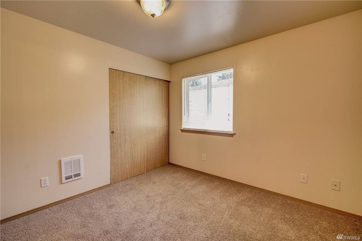 Apartment for rent at 1726 121st St SE, Everett, WA 98208