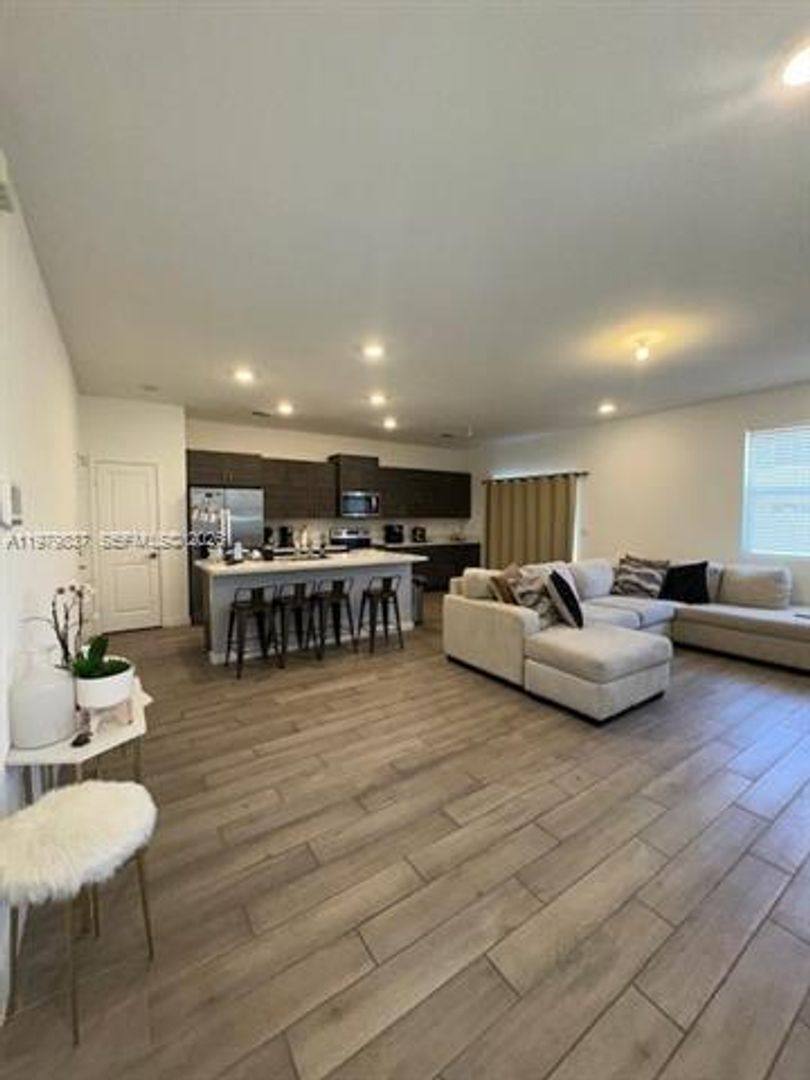 Townhouse for rent at 804 SE 18th St, Homestead, FL 33034