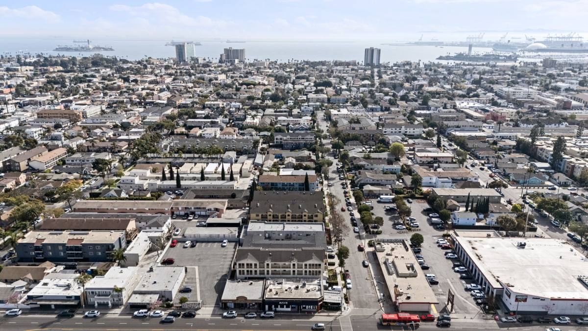 Apartment for rent at 630 Nebraska Ave, Long Beach, CA 90802