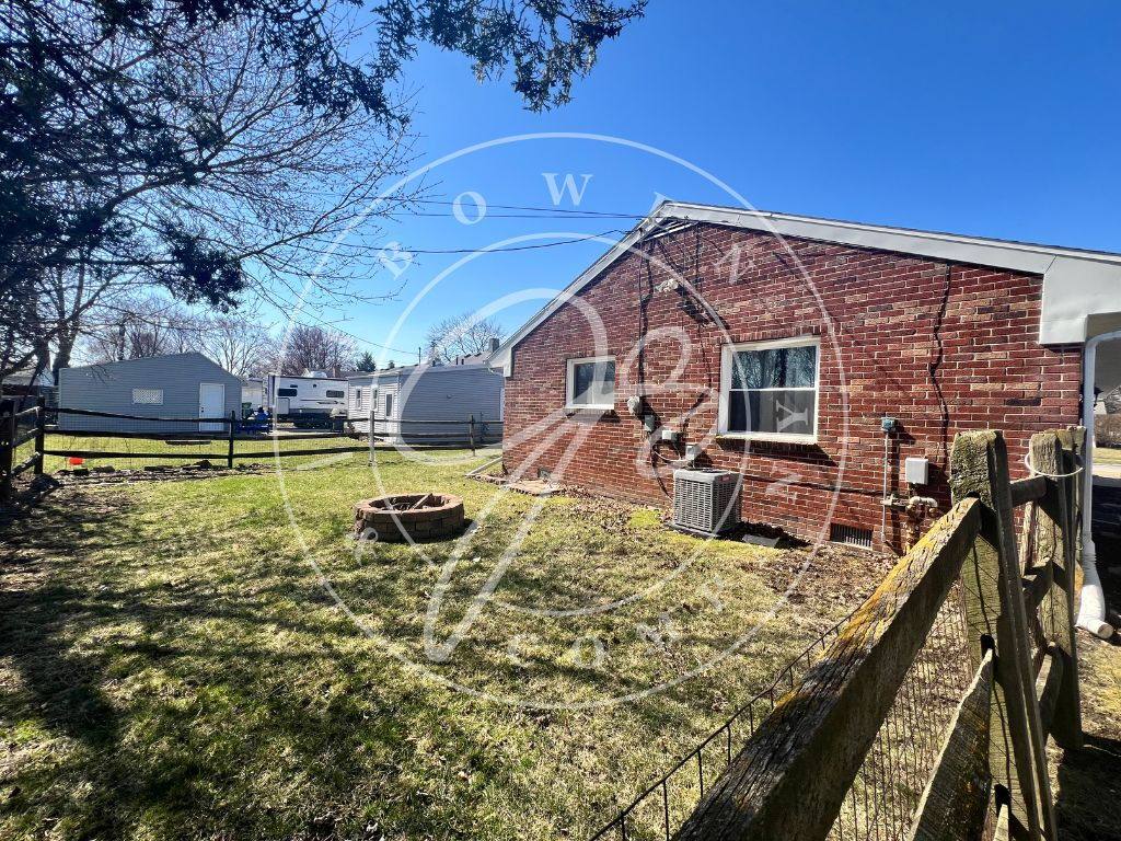 2300 Crystal Ave, Maumee, OH 43537 - House for Rent - Image 2