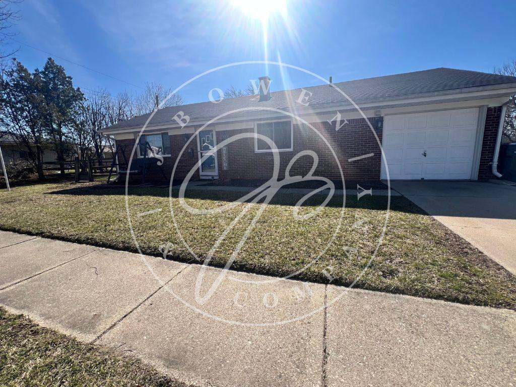House for rent at 2300 Crystal Ave, Maumee, OH 43537
