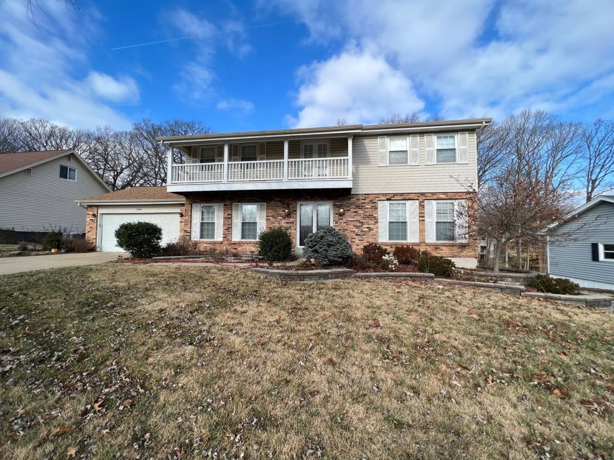 House for rent at 15605 Highcroft Dr, Chesterfield, MO 63017