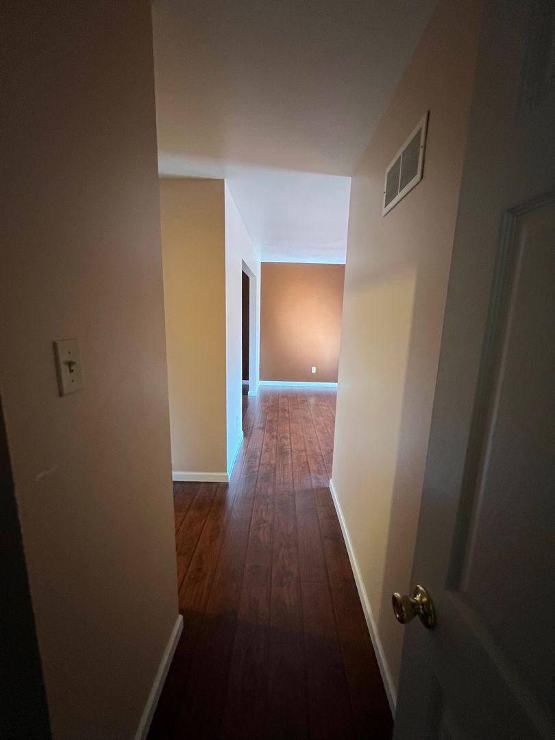 House for rent at 15605 Highcroft Dr, Chesterfield, MO 63017