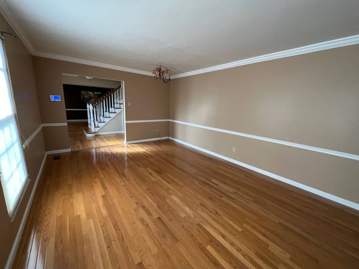 House for rent at 15605 Highcroft Dr, Chesterfield, MO 63017