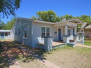 House for rent at 1910 16th St, Lubbock, TX 79401