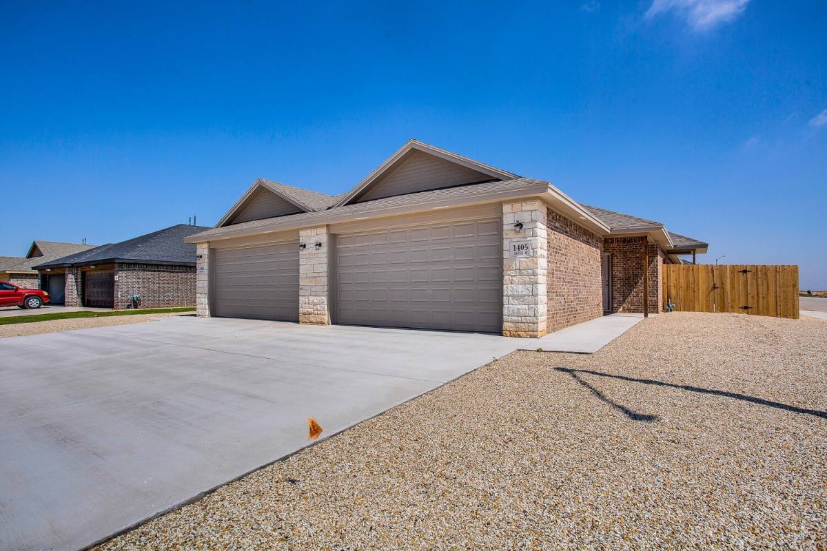 Townhouse for rent at 1405 16th St #A, Shallowater, TX 79363