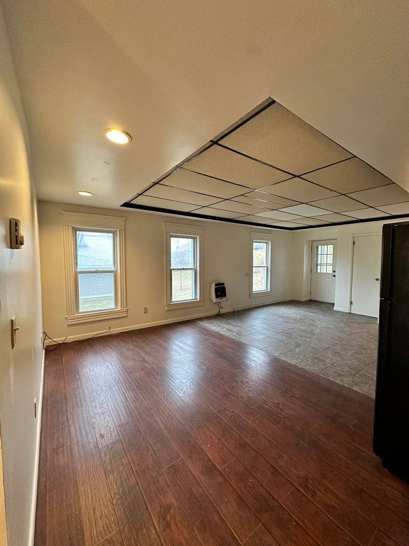 Apartment for rent at 914-916 Madison Ave, Scranton, PA 18510