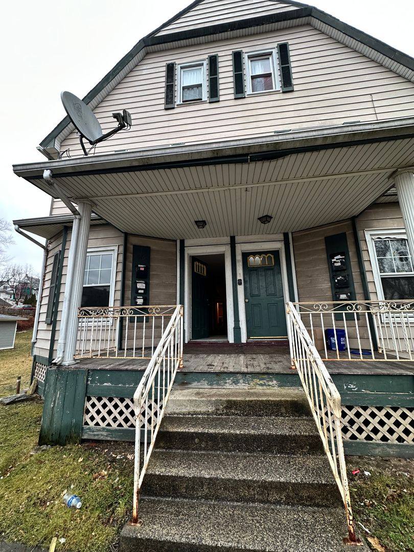 Apartment for rent at 914-916 Madison Ave, Scranton, PA 18510