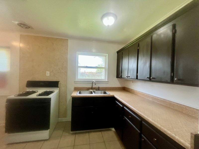 House for rent at 240 Azalea Dr, Westwego, LA 70094