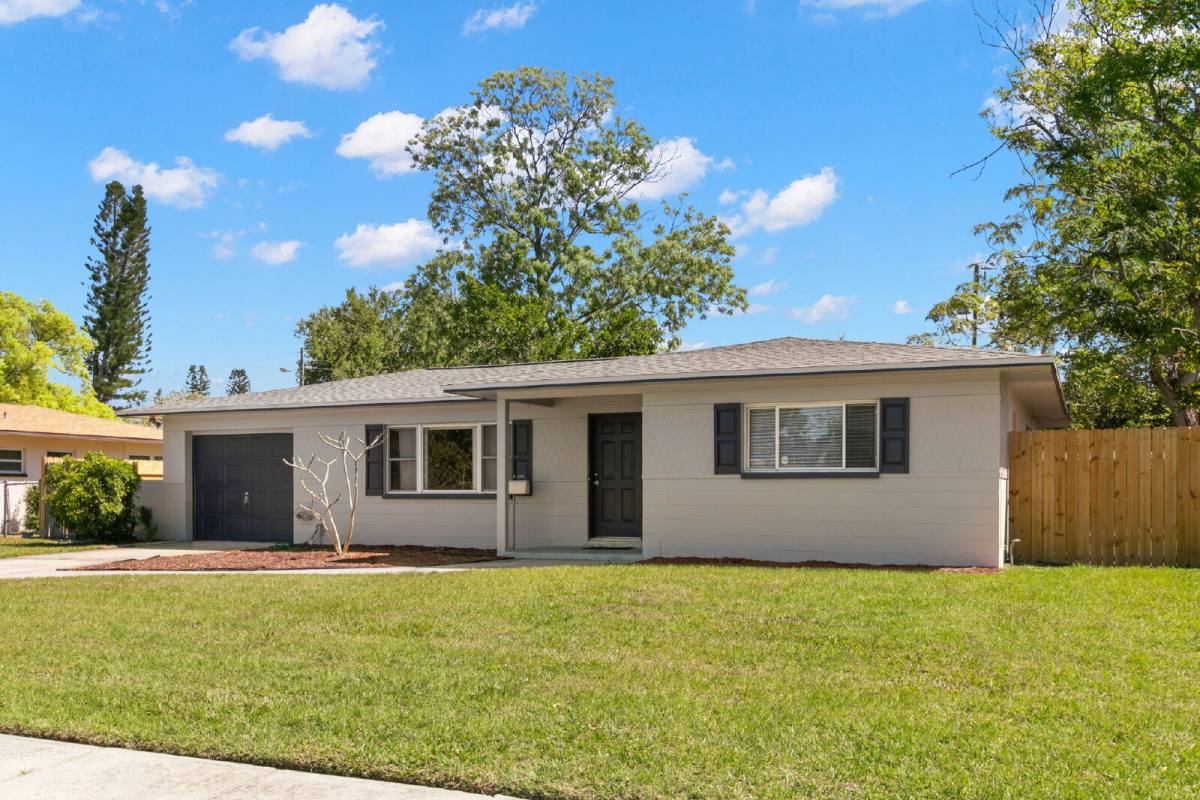 House for rent at 5546 5th St S, Saint Petersburg, FL 33705
