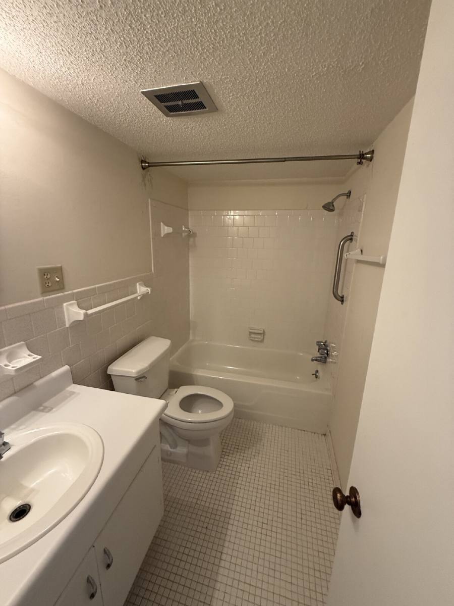 Condo for rent at 4009 Old Shell Rd #C17, Mobile, AL 36608