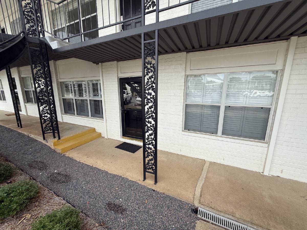 Condo for rent at 4009 Old Shell Rd #C17, Mobile, AL 36608