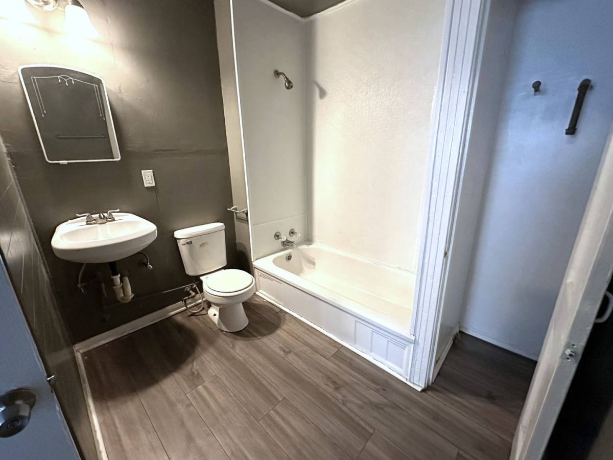 Apartment for rent at 995 Center St, Beaumont, TX 77701