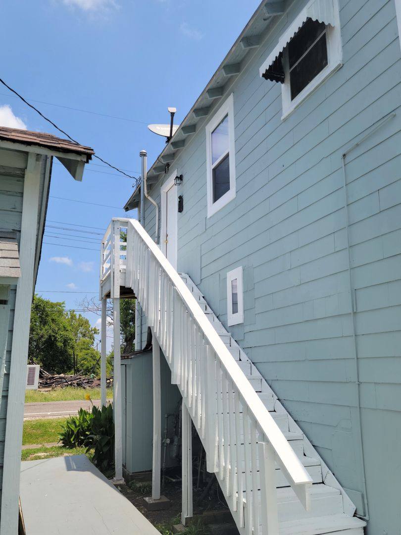 Apartment for rent at 995 Center St, Beaumont, TX 77701