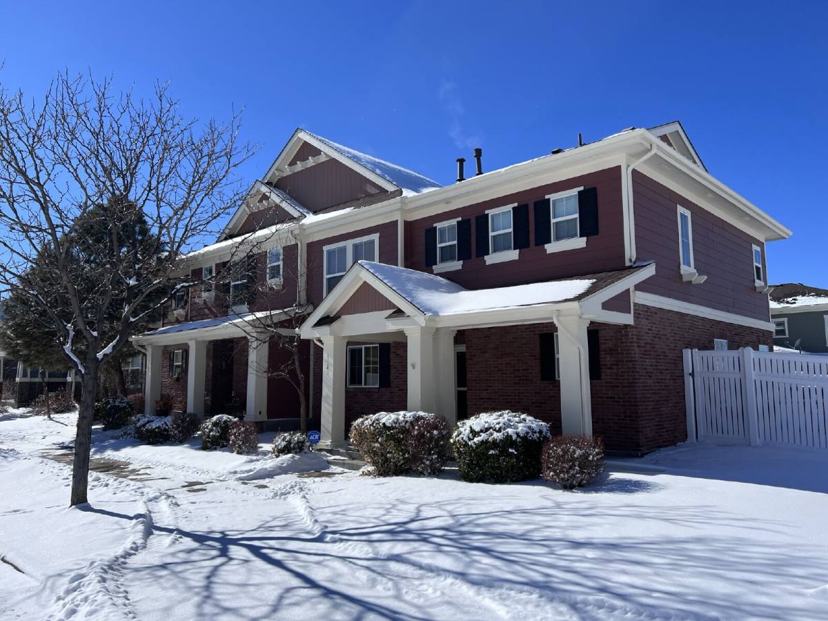 Townhouse for rent at 1121 S Richfield St, Aurora, CO 80017
