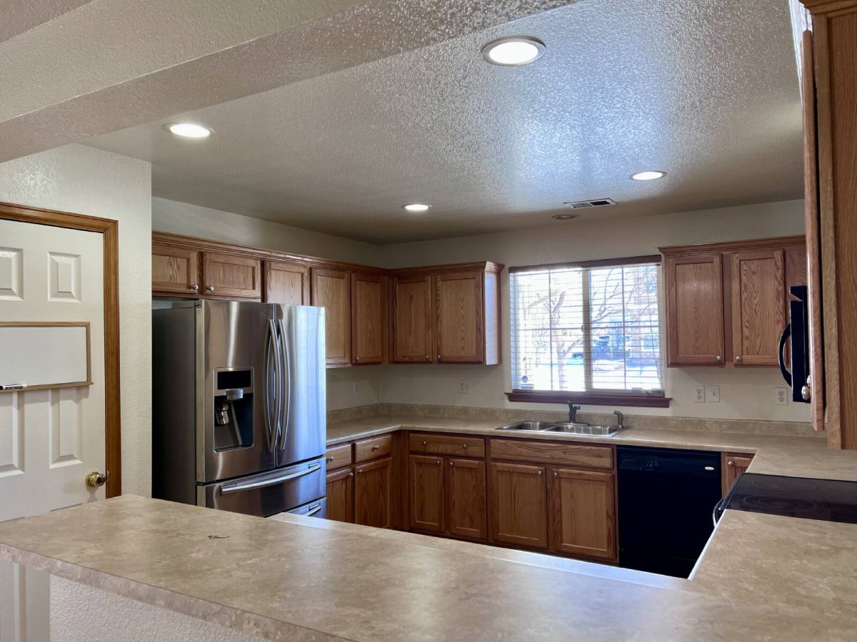 Townhouse for rent at 1121 S Richfield St, Aurora, CO 80017