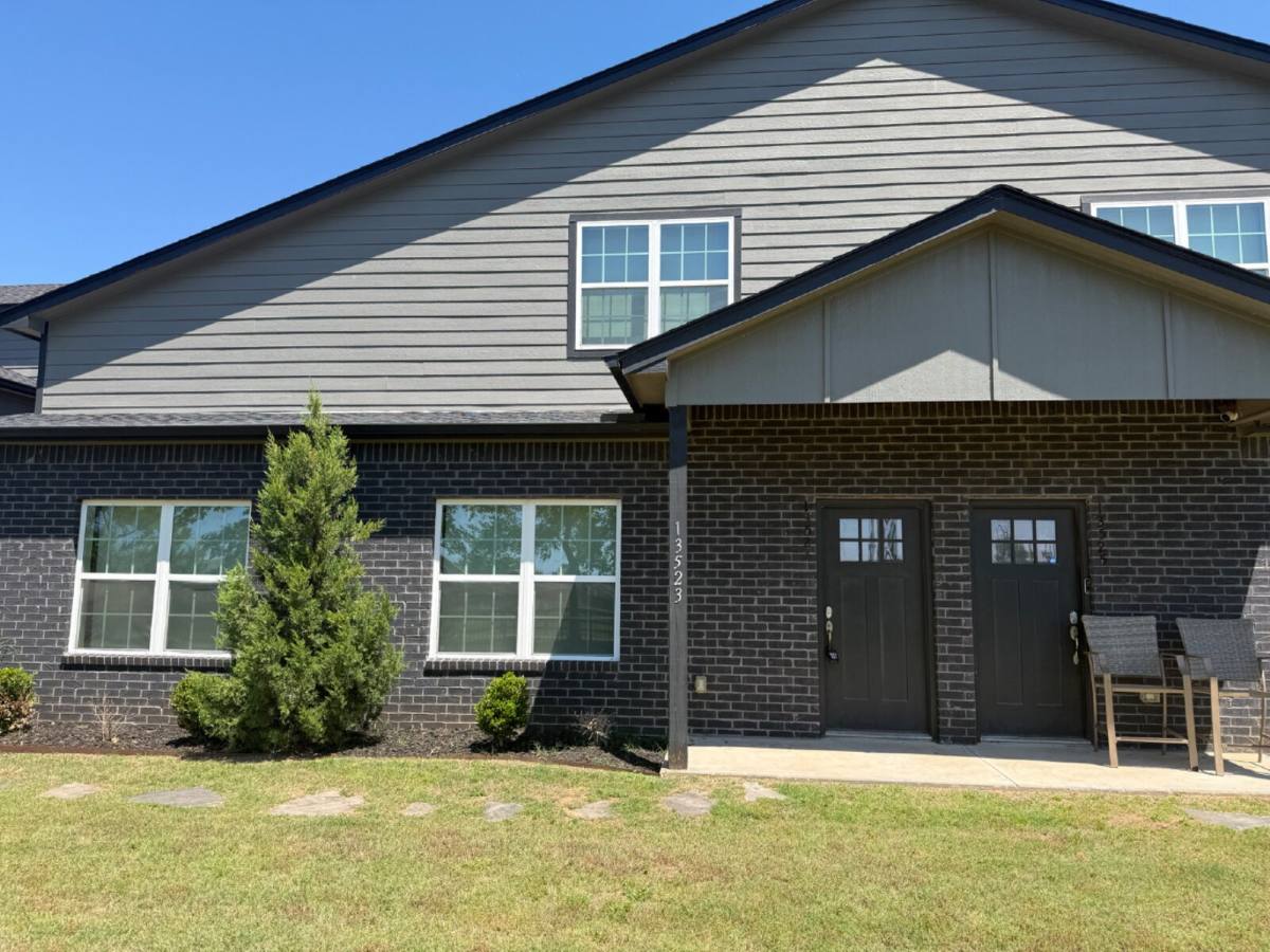 Townhouse for rent at 13523 S Mingo Rd #3, Bixby, OK 74008