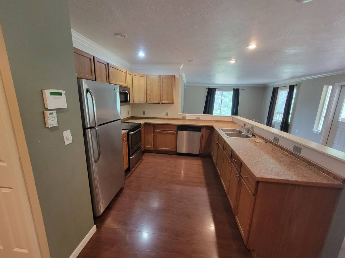 House for rent at 10629 Deer Valley Rd, Newport, WA 99156