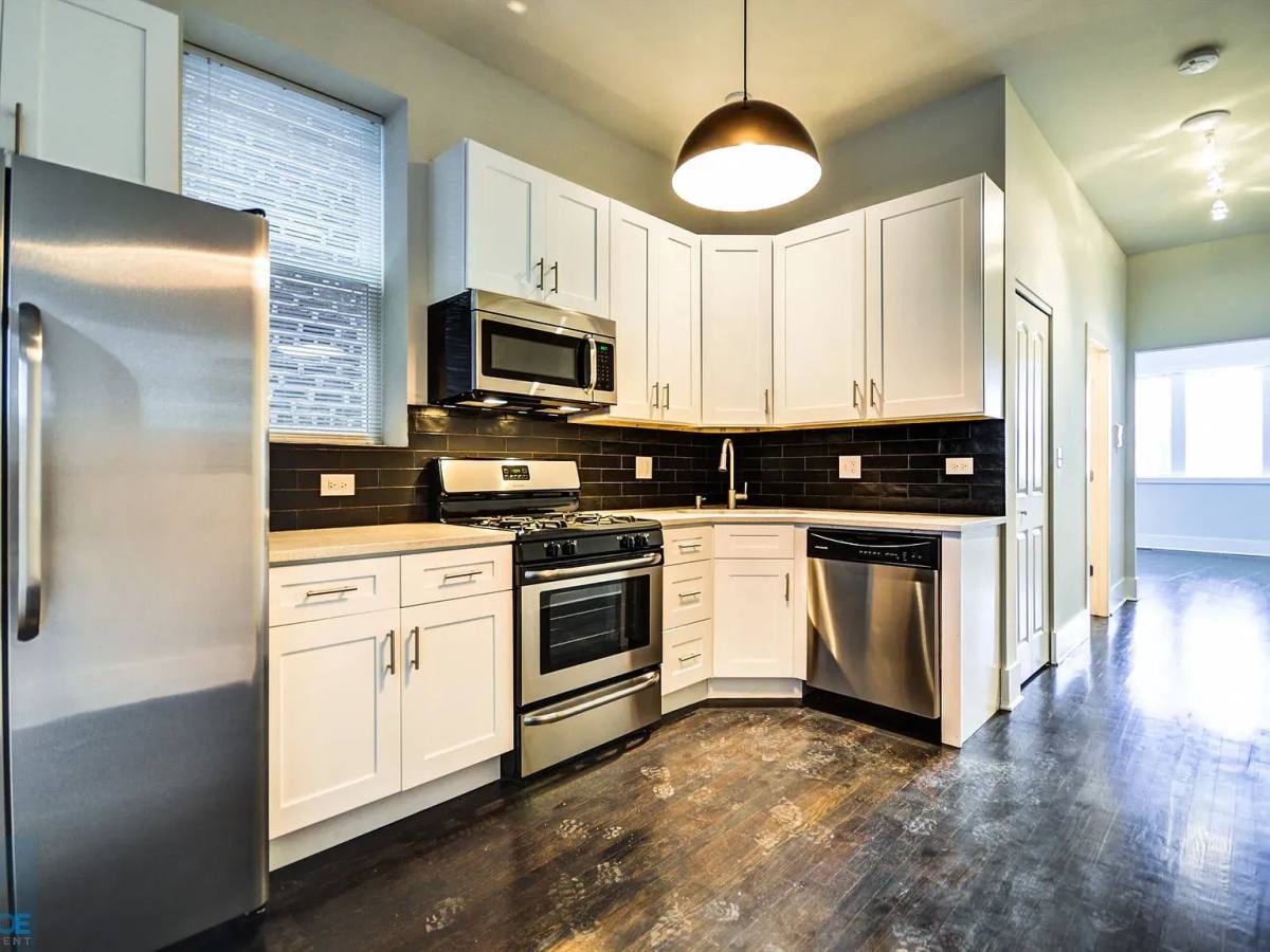 Apartment for rent at 1724 W 21st St #1F, Chicago, IL 60642