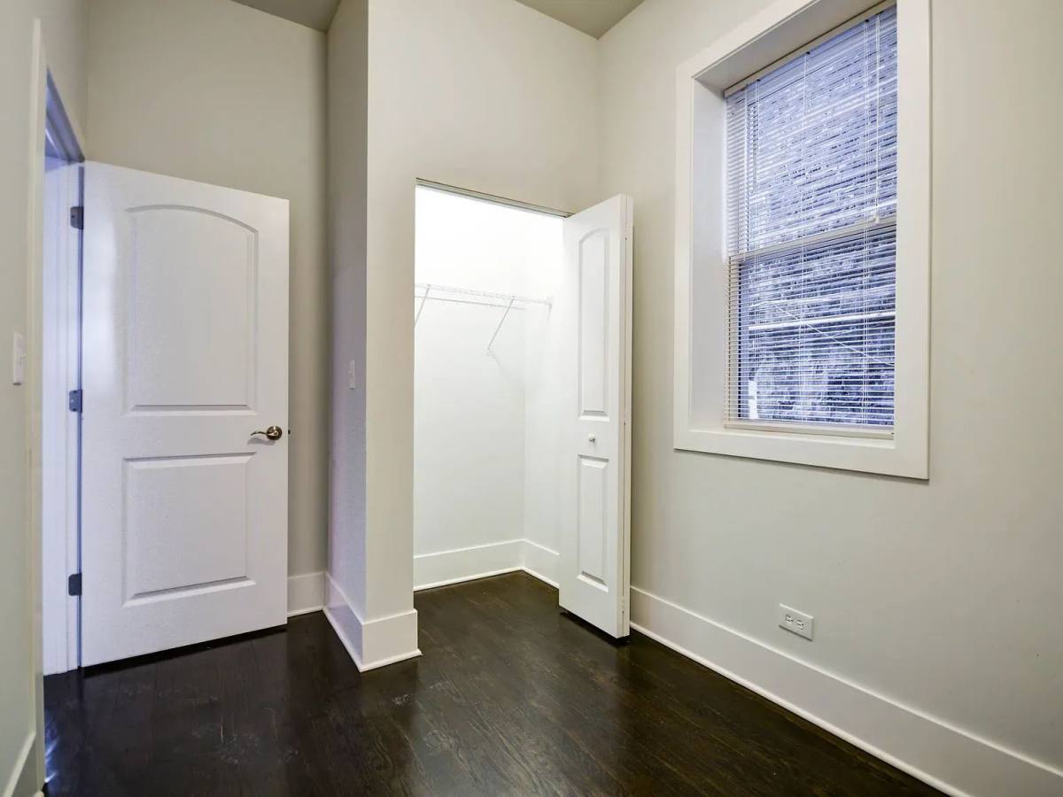Apartment for rent at 1724 W 21st St #1F, Chicago, IL 60642