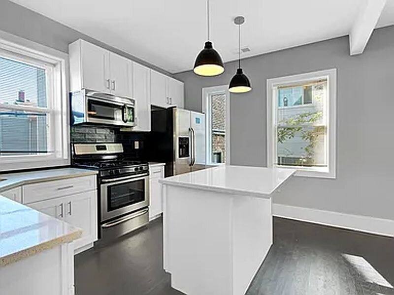 Apartment for rent at 1724 W 21st St #2R, Chicago, IL 60642