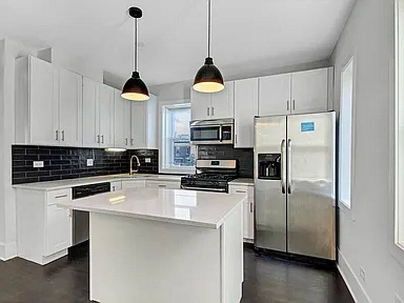 Apartment for rent at 1724 W 21st St #2R, Chicago, IL 60642