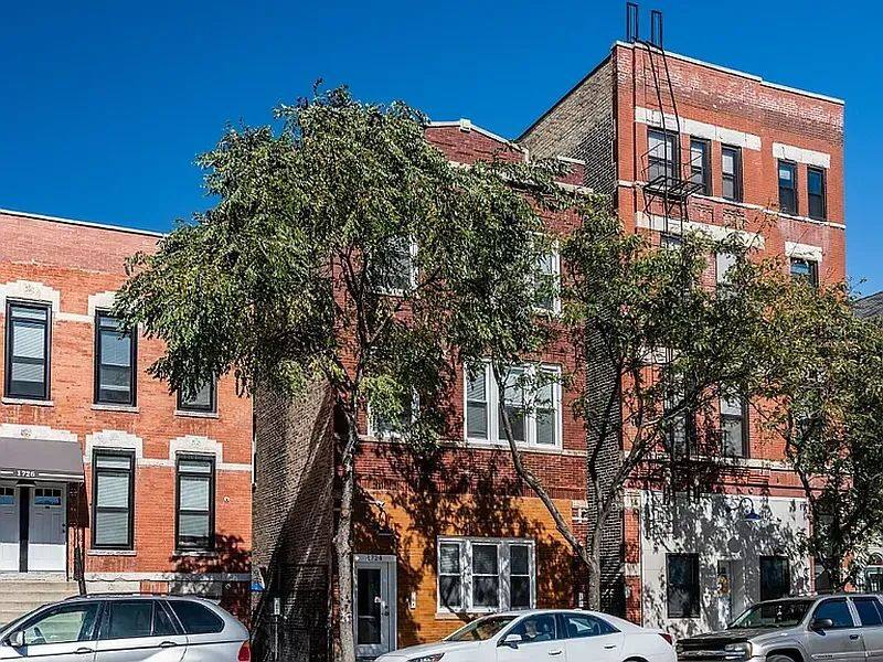 Apartment for rent at 1724 W 21st St #2R, Chicago, IL 60642