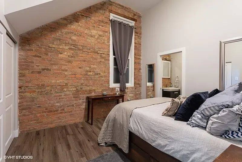Apartment for rent at 2001 S Loomis St #1R, Chicago, IL 60608