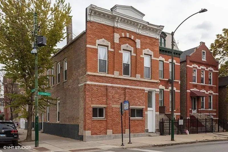 Apartment for rent at 2001 S Loomis St #1R, Chicago, IL 60608