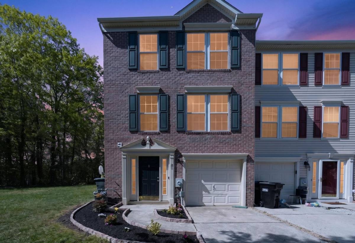 Townhouse for rent at 21 Golf View Court, Clementon, NJ 08021