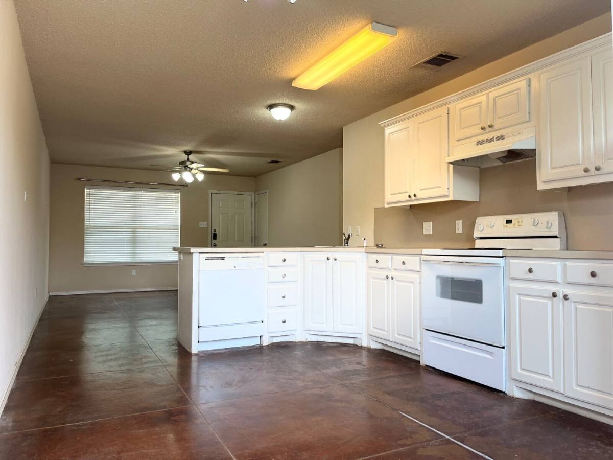 Apartment for rent at 2401 73rd St #14, Lubbock, TX 79423