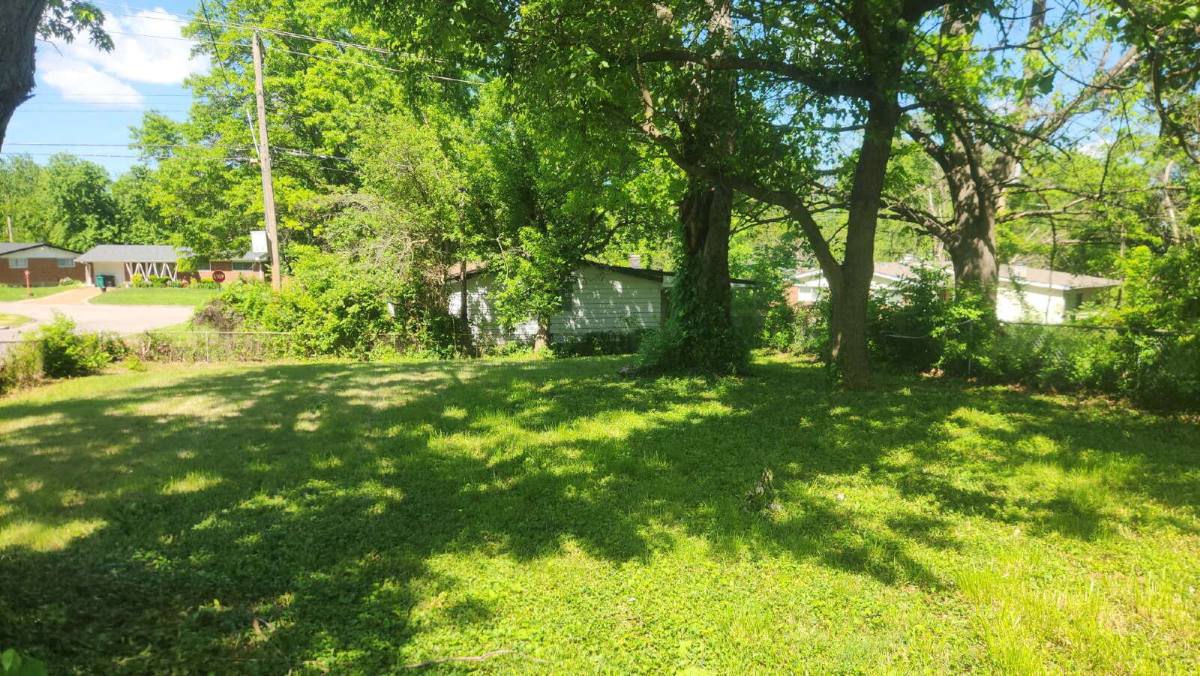 House for rent at 10501 Baron Dr, Saint Louis, MO 63136