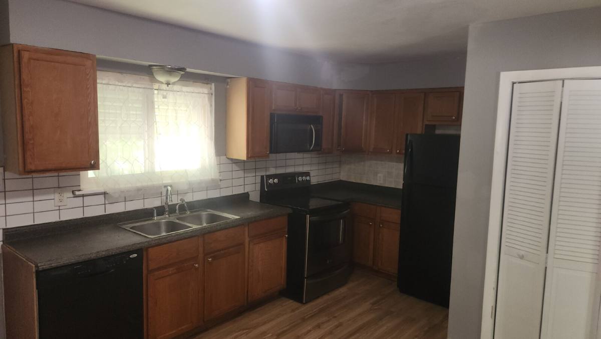 House for rent at 10501 Baron Dr, Saint Louis, MO 63136
