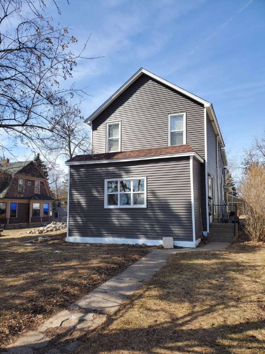 Apartment for rent at 4445 Lincoln Ave #1, Saint Paul, MN 55110