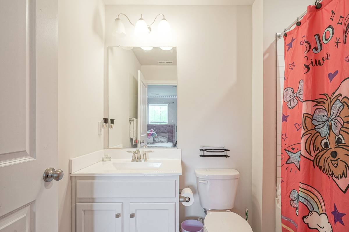 Apartment for rent at 32 Westmont Dr, Rm #4, Medford, NJ 08055