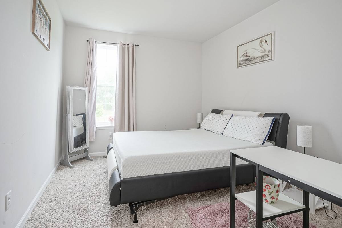 House for rent at 32 Westmont Dr #HAWTHORN Estates, Medford, NJ 08055
