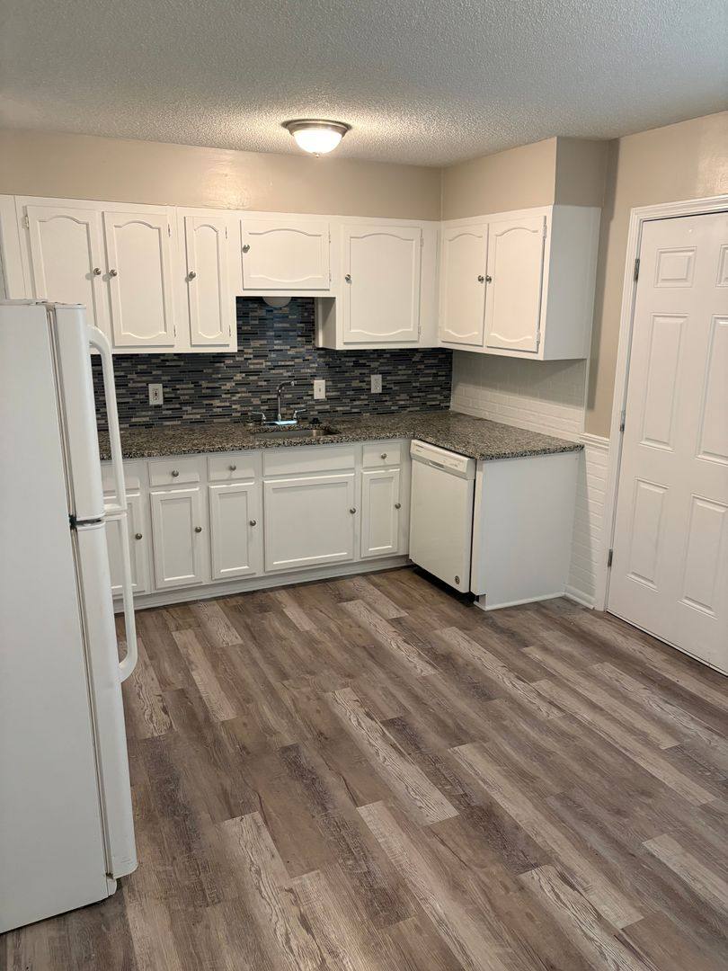 House for rent at 7800 E 112th St, Kansas City, MO 64134