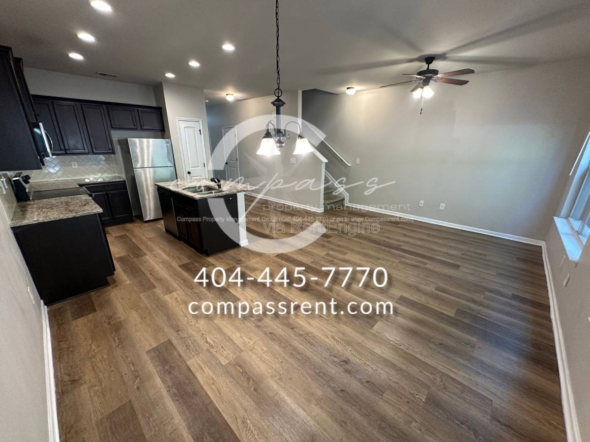 Townhouse for rent at 6048 Oak Bend Court, Riverdale, GA 30296