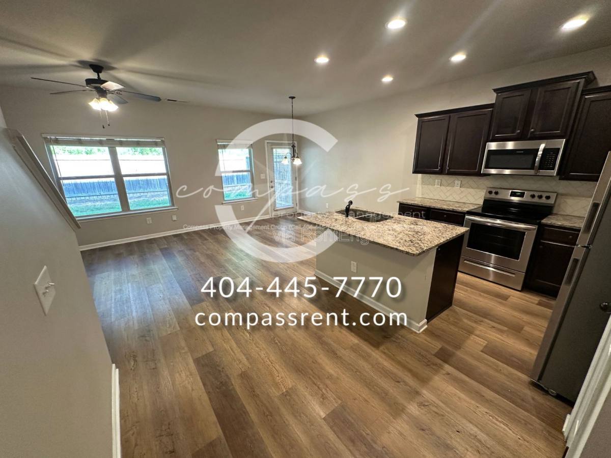 Townhouse for rent at 6048 Oak Bend Court, Riverdale, GA 30296