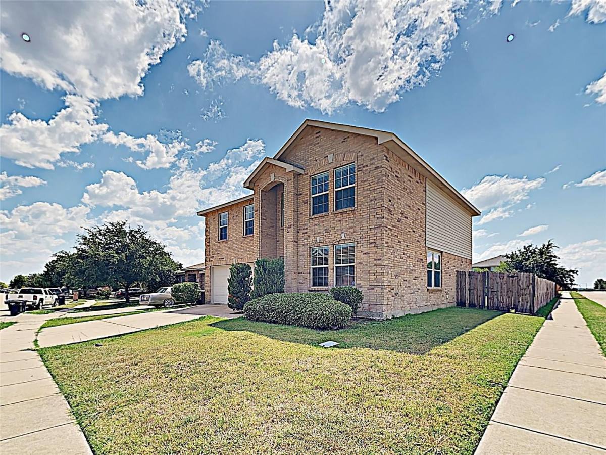 House for rent at 4029 Thoroughbred Trail, Fort Worth, TX 76123