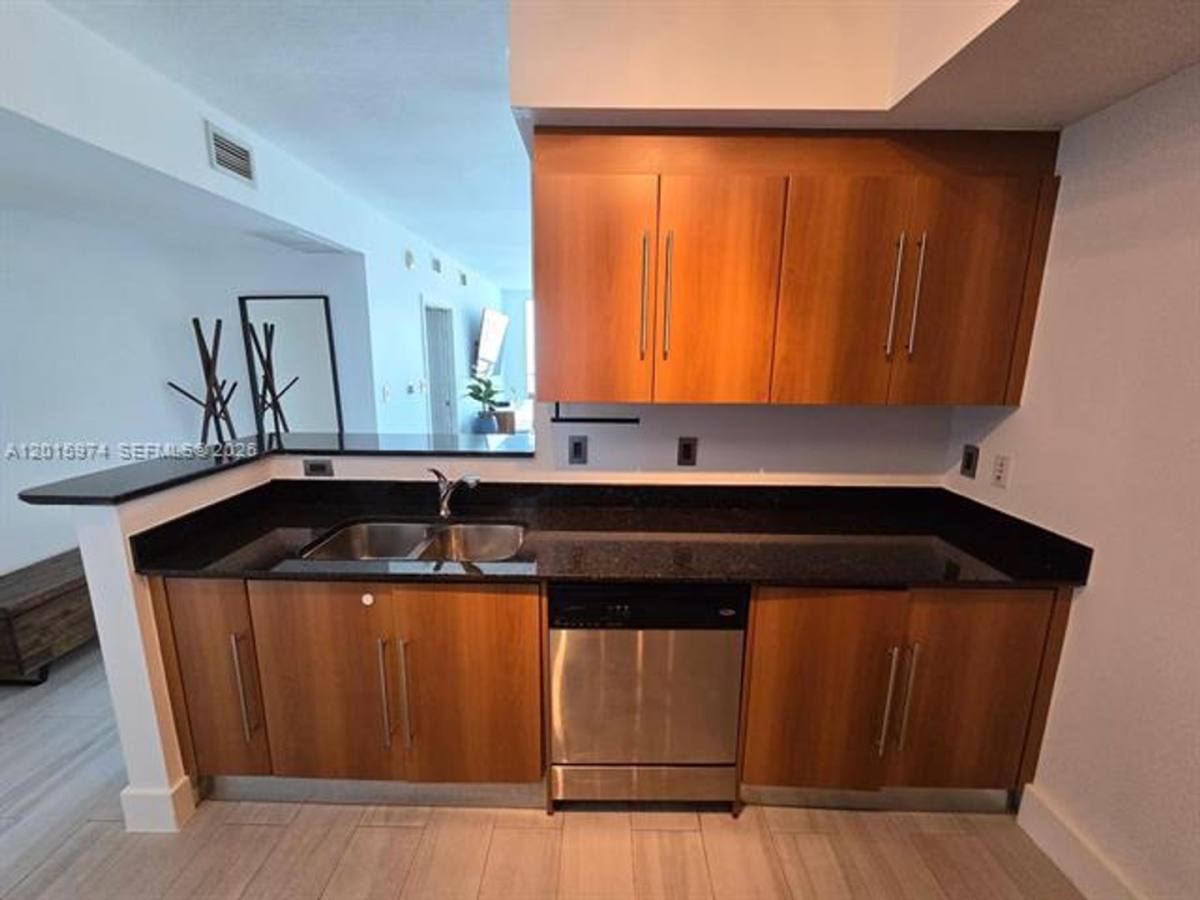 Apartment for rent at 325 S Biscayne Blvd, Miami, FL 33131