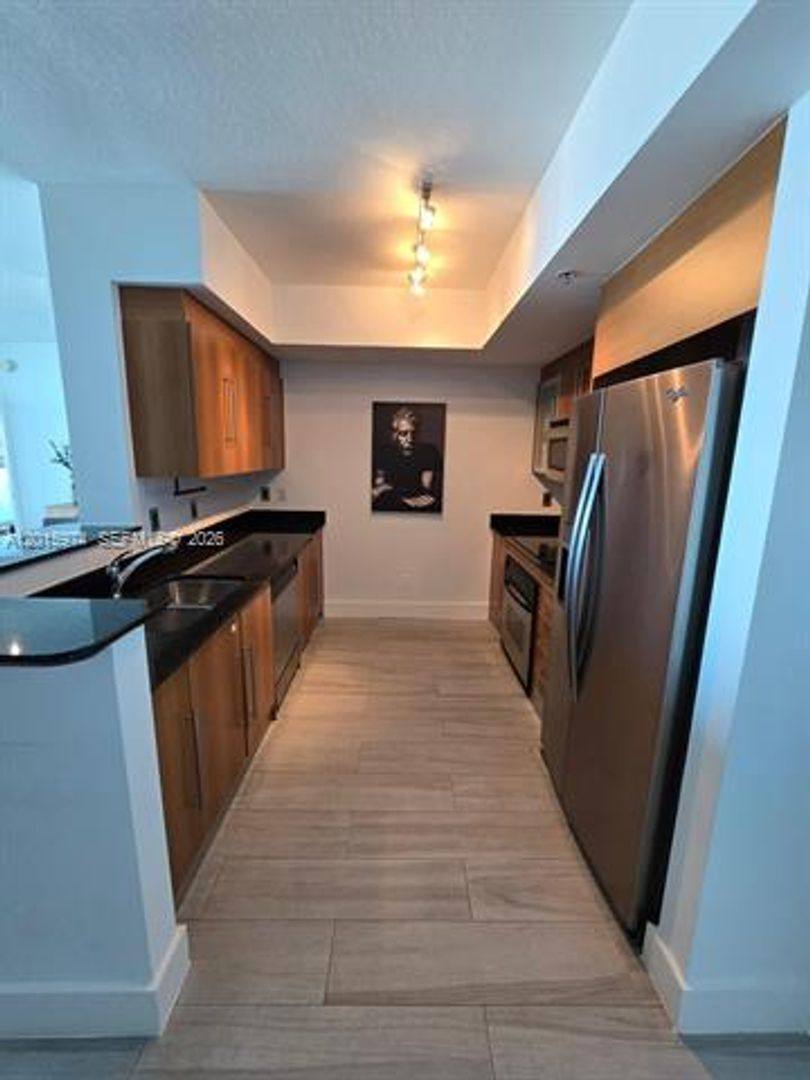 Apartment for rent at 325 S Biscayne Blvd, Miami, FL 33131